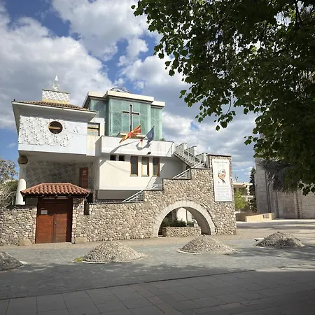 Апартаменты Square View On Macedonia St *